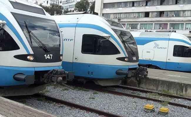 اشتعال النيران بالأشجار المحيطة بالسكة يتسبب في توقف حركة قطارات الضاحية الغربية للعاصمة