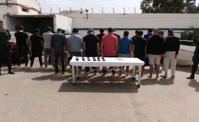 الإطاحة بشبكة إجرامية تحترف تهريب المهاجرين السريين بوهران