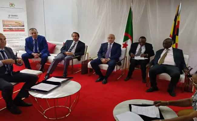 توقيع اتفاق تأسيس مجلس أعمال جزائري-أوغندي 