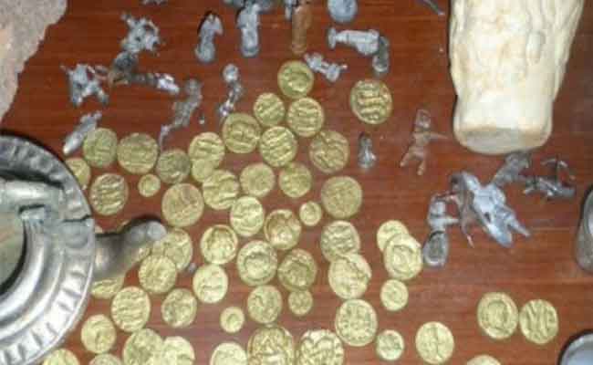 استرجاع قطع نقدية ذهبية أثرية أصيلة بقالمة…