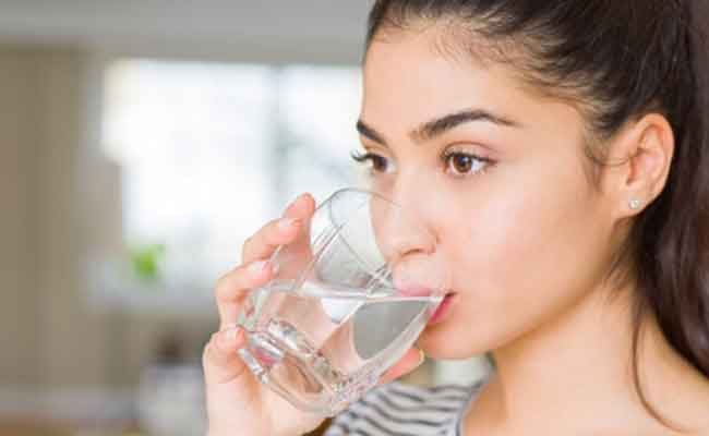 هذه هي الكمية المثالية التي يجب شربها يومياً…طبيبة تحدد