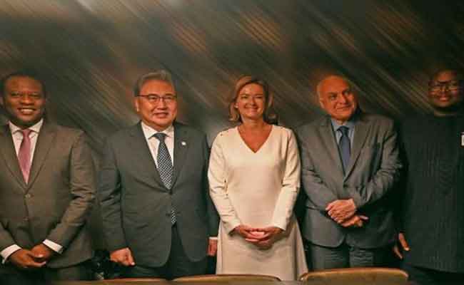 مشاركة عطاف في اجتماع ممثلي الدول التي ستنضم لمجلس الأمن