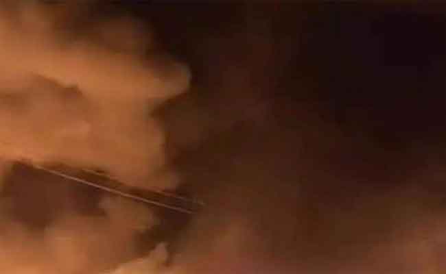 نشوب حريق مهول بسوق باب الرحبة بالبليدة