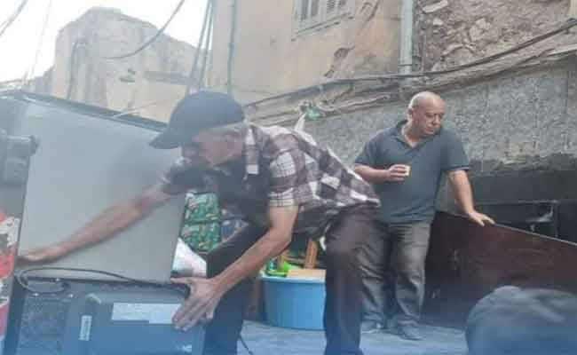 ترحيل أكثر من 70 عائلة من قاطني البازارات الآيلة للسقوط بوسط مدينة البليدة