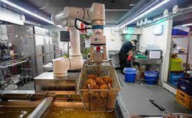 الروبوتات تحضر الدجاج المقلي في كوريا الجنوبية...