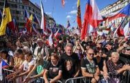آلاف التشيك يتظاهرون ضد حكومتهم