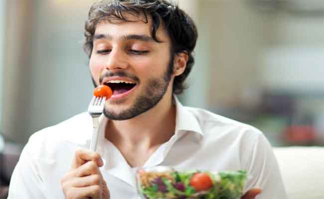 سن الأربعين: تناولي هذا الطعام يومياً للحفاظ على صحة الدماغ