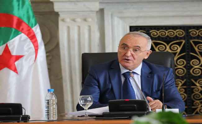 فايد يؤكد أن المشروع التمهيدي لقانون مالية 2024 يتضمن تدابير جديدة لتحسين القدرة الشرائية للمواطنين 