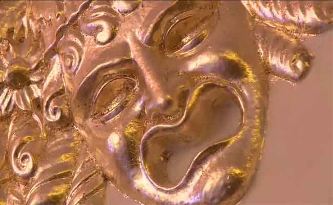 المهرجان الوطني للانتاج المسرحي النسوي لعنابة يفتتح طبعته السادسة بعرض “أكتب اسمي”بحضور كوكبة من مبدعات الفن الرابع…