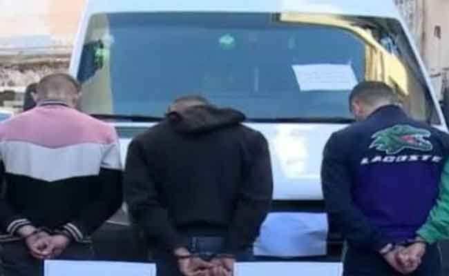 تفكيك عصابة إجرامية تحترف سرقة الهواتف بالكسر للمحلات التجارية بمستغانم