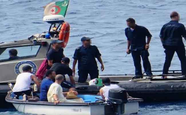 تفكيك شبكة إجرامية تحترف تنظيم الهجرة السرية بمستغانم