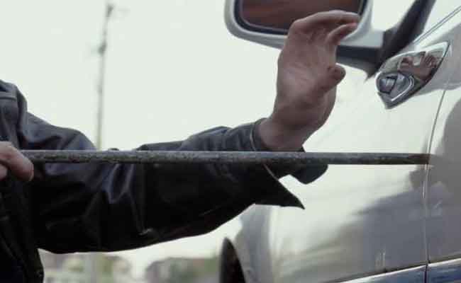 تفكيك شبكة إجرامية وطنية تحترف سرقة السيارات بعنابة