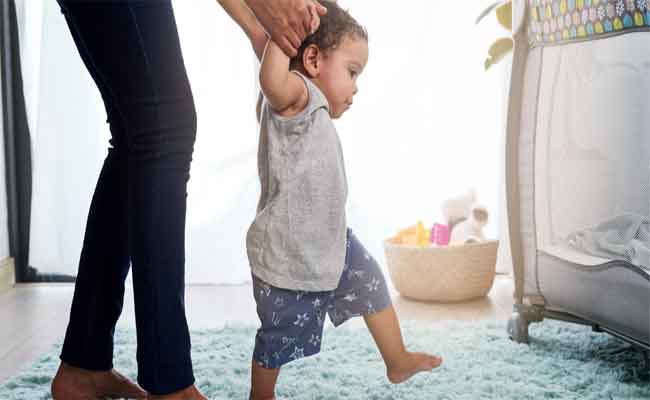 متى يمشي طفلي بشكل طبيعي؟ وتفاصيل كثيرة تعرفي عليها…