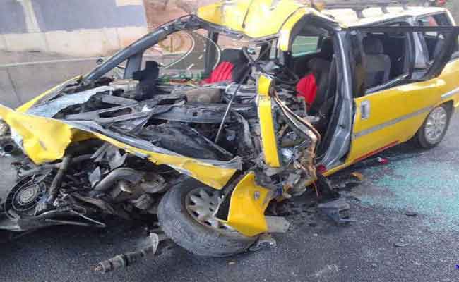 اصطدام سيارة أجرة بحاجز اسمنتي يخلف 4 قتلى و4 مصابين بعين الدفلى