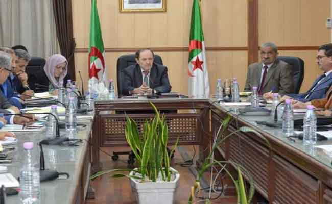 بلعابد يترأس ندوة وطنية بخصوص التدفئة في المدارس