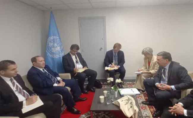 لقاء بلعابد عددا من نظرائه و مسؤولين دوليين