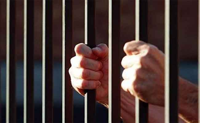 حبس تاجر سيارات فاخرة تورط في التزوير وتبييض الأموال بباتنة