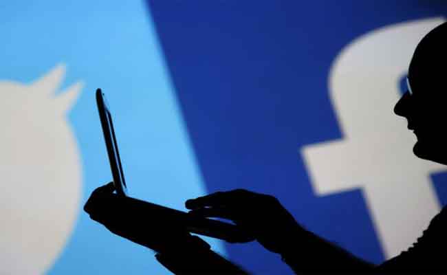 الإطاحة بشخص يحترف النصب عبر الفايسبوك بالبيض