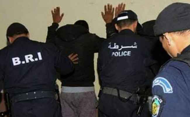 الإطاحة بعشريني يحترف ترويج الكوكايين بمستغانم