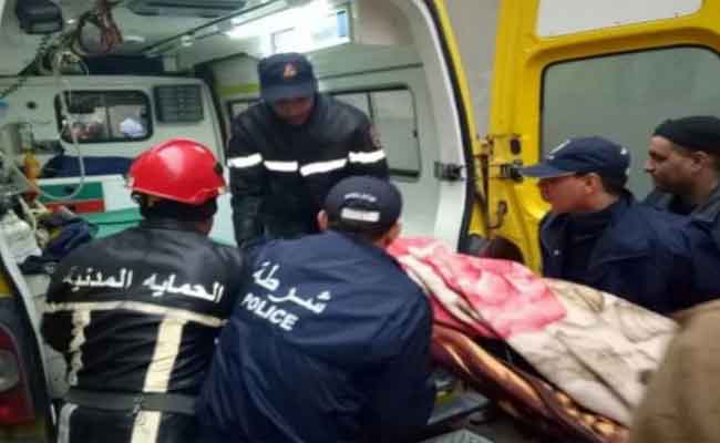 انتشال جثة ثلاثيني من تحت الأنقاض بعد انهيار للتربة في برج بوعريريج