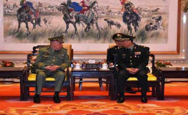 شنقريحة يعقد جلسة عمل موسعة مع مسؤولي شركات عسكرية صينية