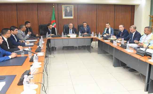 اللجنة المتساوية الأعضاء تجتمع حول القانون المتعلق بالغابات