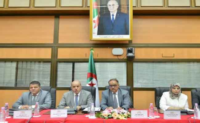 سايحي يكشف عن زيادة بـ 45 بالمائة في أجور المستخدمين