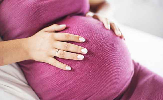 هل تحجر البطن من علامات الولادة؟ سؤال وجواب