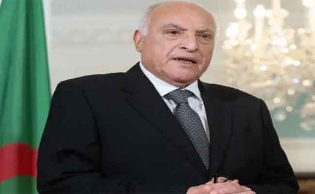 عطاف يبرر تأخر زيارة الرئيس الفرنسي للجزائر