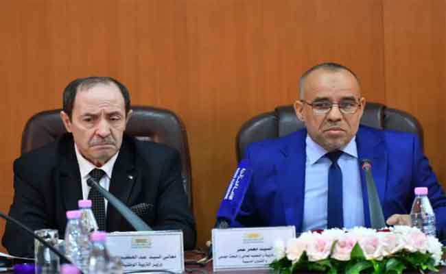 بلعابد يكشف عن تسطير وزارته برنامجا لردّ الإعتبار للمواد التعليمية