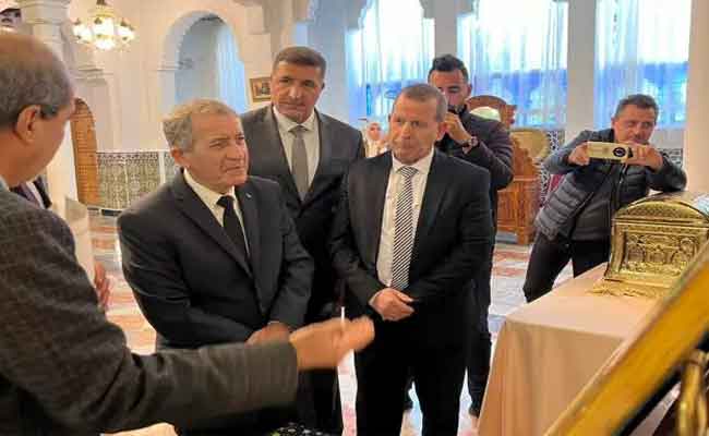 ديدوش يؤكد كواصلة قطاعه دعم الحرفيين ومرافقتهم حفاظا على التراث الوطني