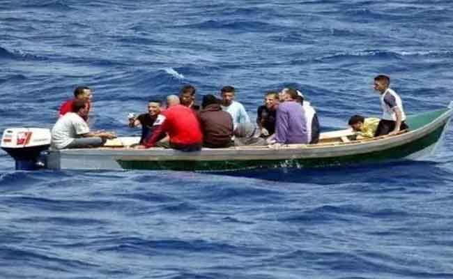 الإطاحة بشبكتين إجراميتين تحترفان تنظيم الهجرة غير الشرعية بمستغانم