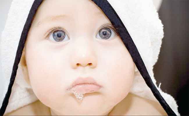 ما أسباب الإفراط في إفراز اللعاب عند الأطفال؟