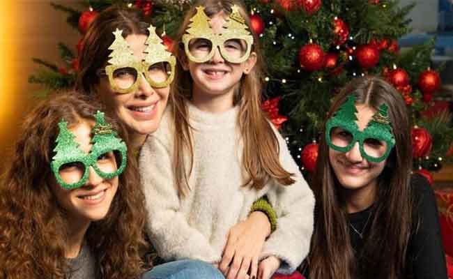 العيد عيدين…نانسي عجرم تحتفي بالكريسماس وعيد ميلاد زوجها برفقة بناتها الثلاثة