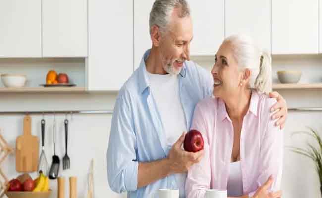 نظام غذائي صحي للمسنين يضمن بقاءهم بصحة جيدة…وفق اختصاصية