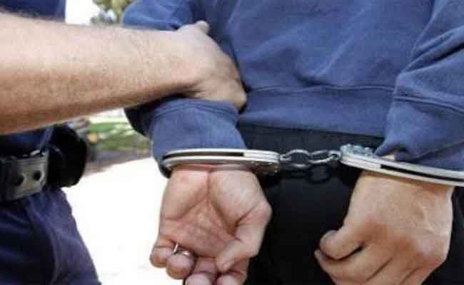 توقيف 3 اشخاص يحترفون سرقة المحلات التجارية بغليزان