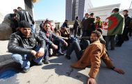 اجيال الجزائر : الشباب اختاروا المخدرات والانتحار والشابات اخترن الدعارة