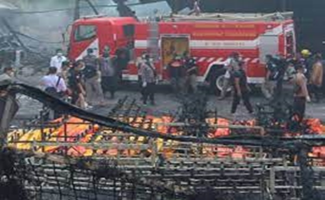12 قتيلًا و39 جريحًا في انفجار مصنع في إندونيسيا