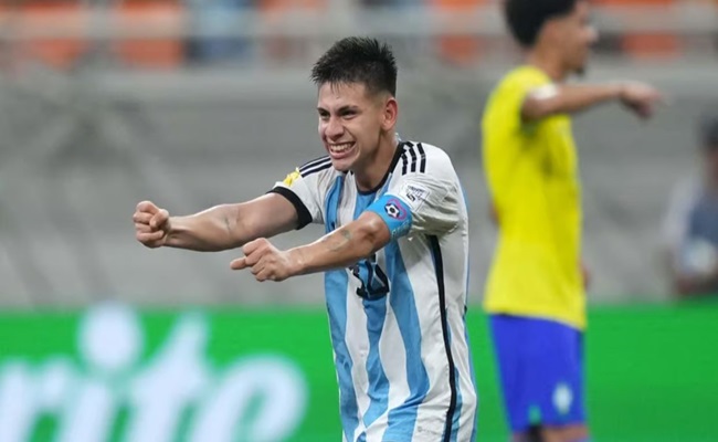 متفوقا على برشلونة مانشستر سيتي يحسم صفقة إيشيفيري…