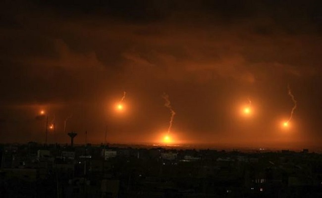 النار تحاصر غزة من كل الجهات
