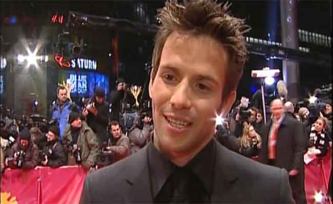 وفاة الممثل الألماني كريستيان أوليفر مع ابنتيه في حادث تحطم طائرة