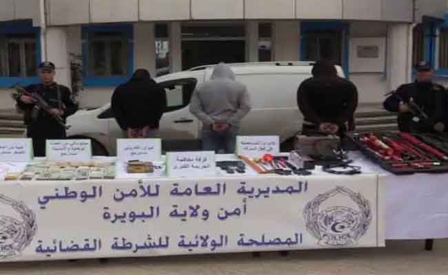 الإطاحة بعصابة إجرامية سرقت محلا لبيع المجوهرات بالبويرة