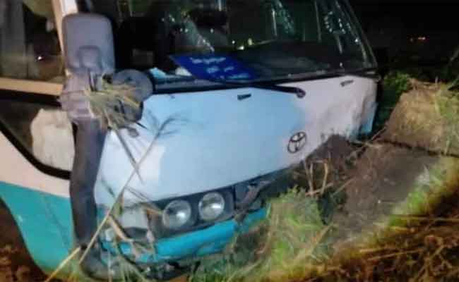 انحراف حافلة يخلف 12 مصابا بتيبازة