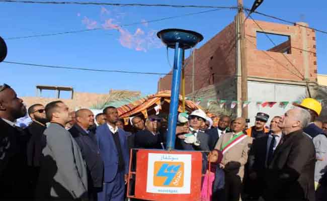 استفادة أزيد من 670 عائلة بقصر بوفادي بأدرار من غاز المدينة