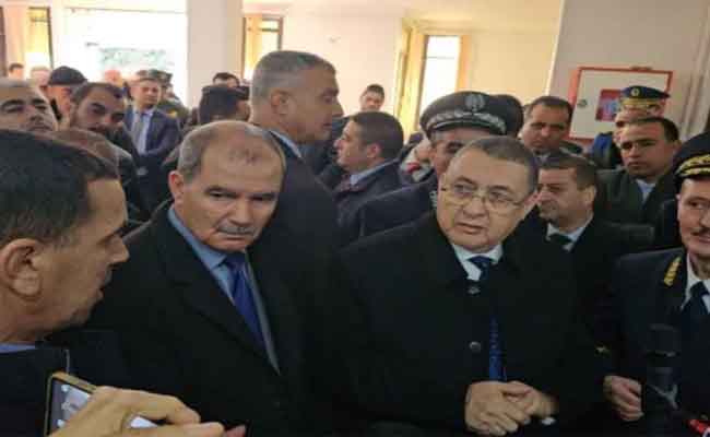 مراد يدعو من غليزان لتكثيف قنوات التواصل مع المواطن لنقل انشغالاته والتكفل بها 