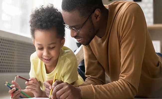 متى وكيف أبدأ تعليم طفلي لغة ثانية؟ 5 خطوات