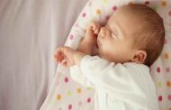 طرق تساعد على نوم الطفل الرضيع...وما هو المفتاح السحري لذلك؟