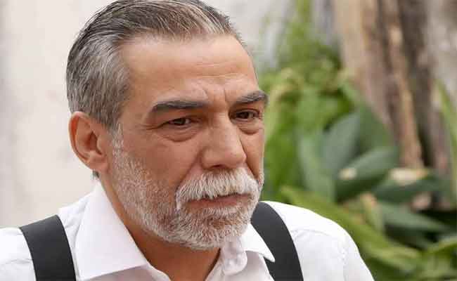 أيمن رضا يتعرض للسرقة ويطلب من الجمهور المساندة…