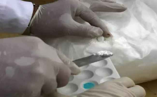 توقيف 13 شخصا متلبسين بكمية كبيرة من الكوكايين وأقراص الهلوسة والكيف المعالج بالعاصمة