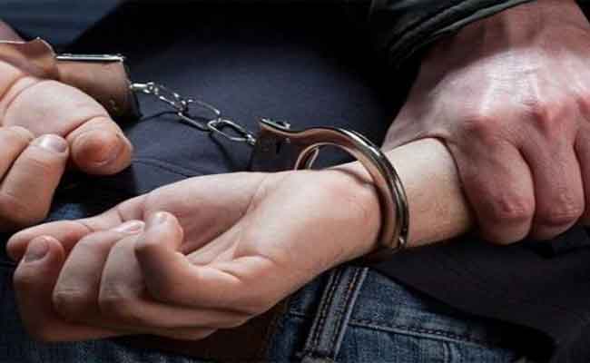 توقيف مسبوقان قضائيا يمتهنان السرقة بالاعتداء ببجاية